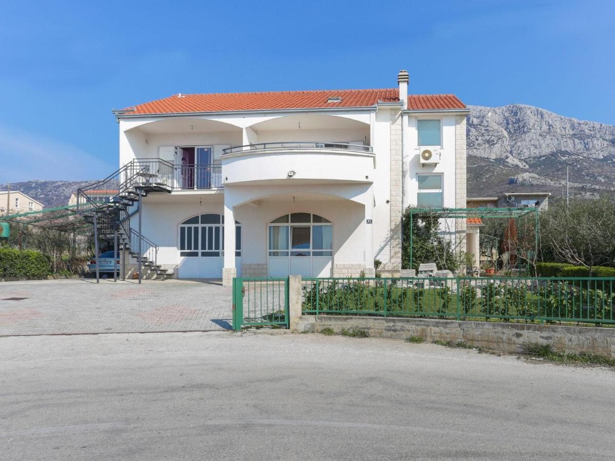 Enchanting Apartment In Ka Tel Gomilica Near Beach Kaštela Buitenkant foto